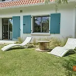 Les Pins : Rez De Jardin Proche Feriehus *
