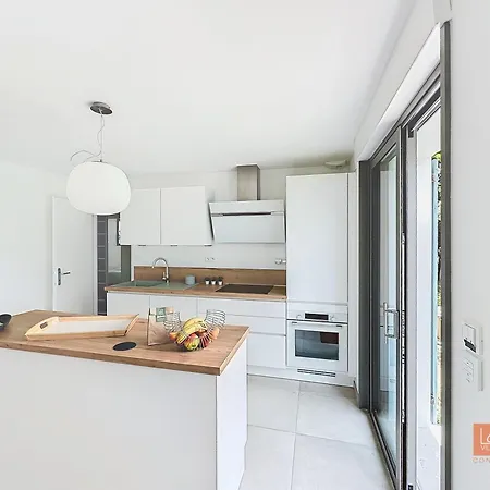 Holiday home Les Pins : Rez De Jardin Proche *
