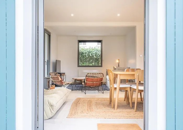 Les Pins : Rez De Jardin Proche Vakantiehuis *