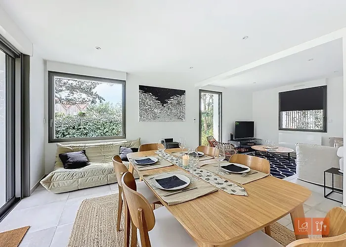 Les Pins : Rez De Jardin Proche Vakantiehuis *