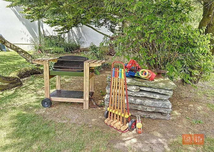 Les Pins : Rez De Jardin Proche Vakantiehuis *