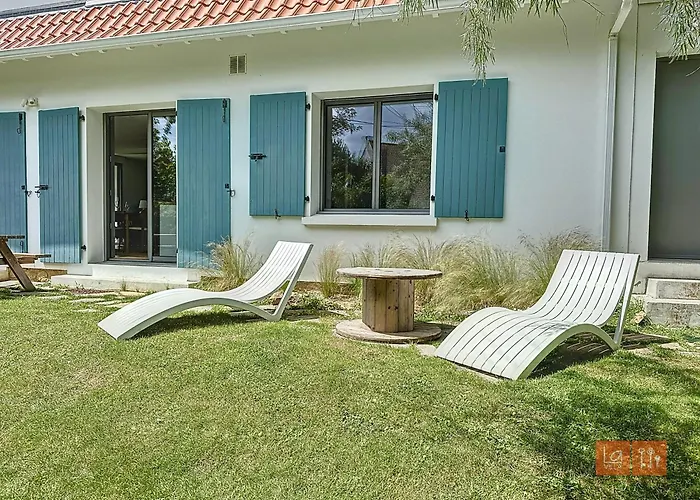 Les Pins : Rez De Jardin Proche Vakantiehuis *